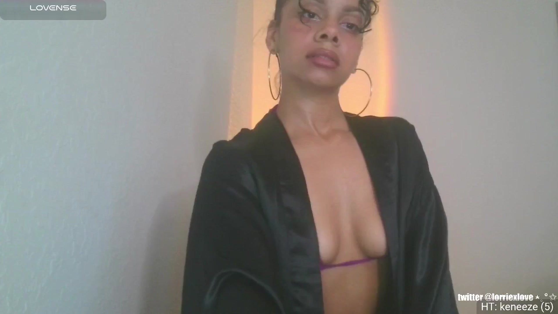 Gallery image thumbnail from Venus_X's myfreecams stream on, 02/18/2025, 17:54 image 12 of 20