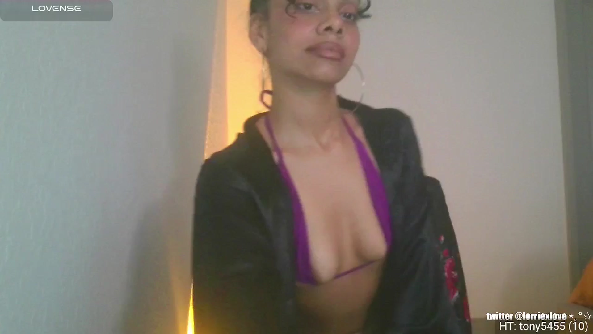 Gallery image thumbnail from Venus_X's myfreecams stream on, 02/18/2025, 19:04 image 10 of 20