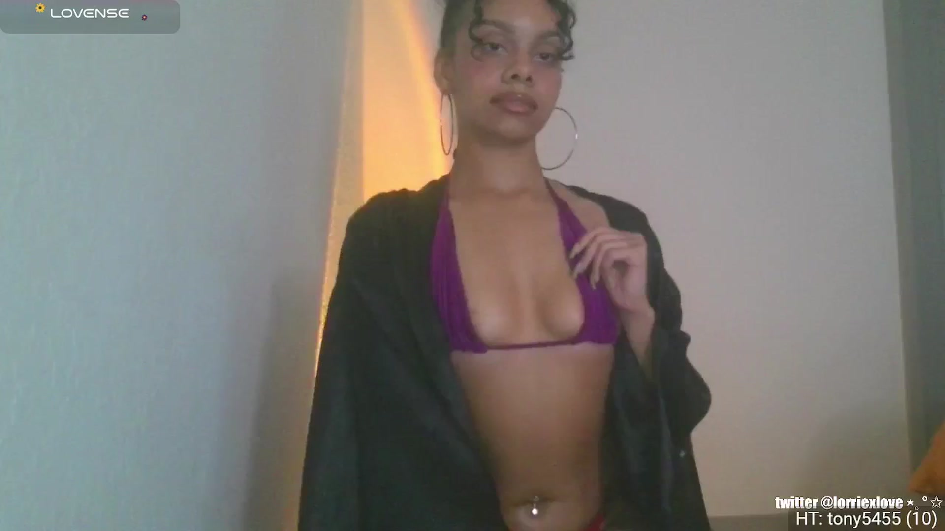 Gallery image thumbnail from Venus_X's myfreecams stream on, 02/18/2025, 19:04 image 5 of 20