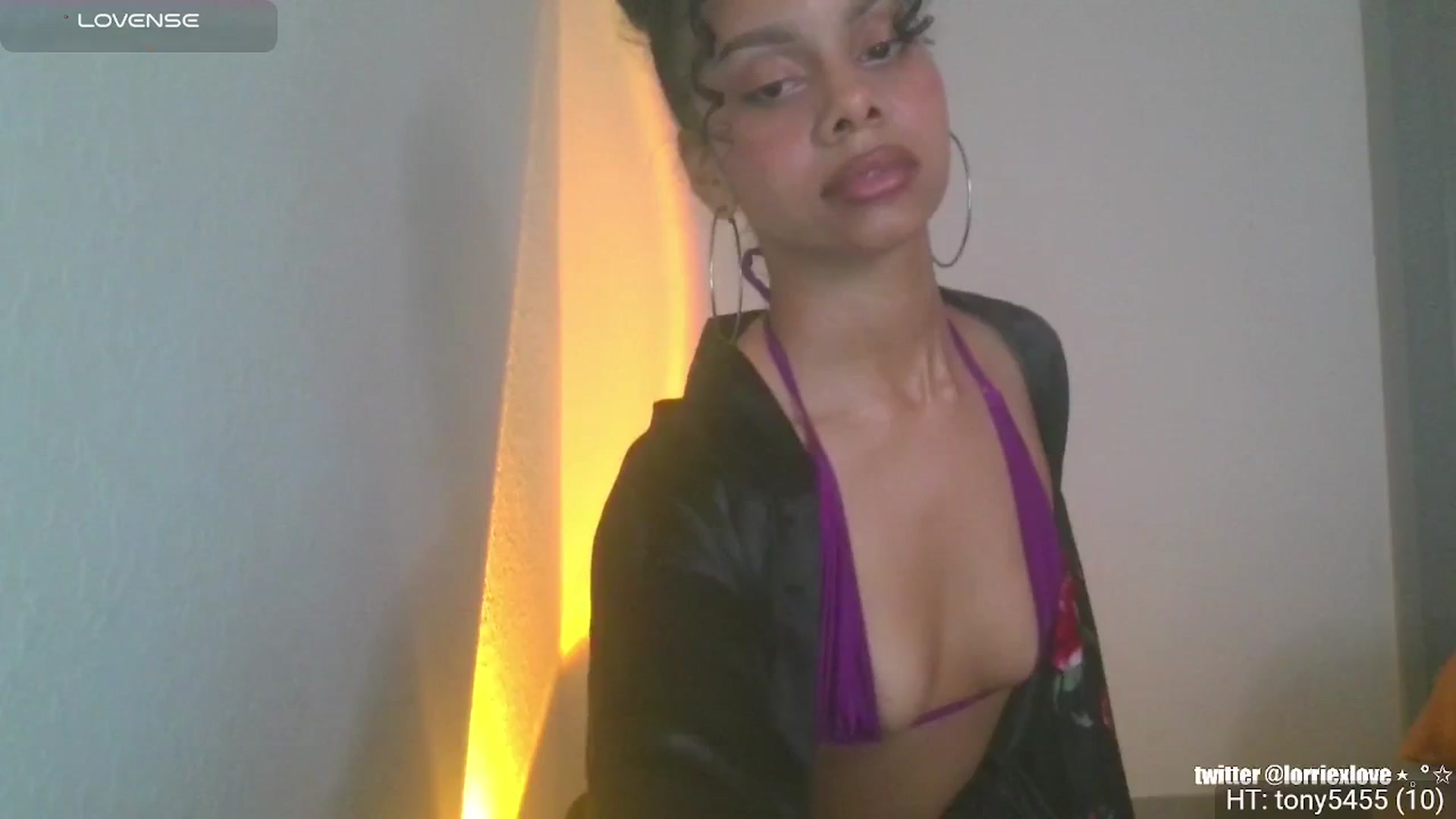 Gallery image thumbnail from Venus_X's myfreecams stream on, 02/18/2025, 19:04 image 7 of 20