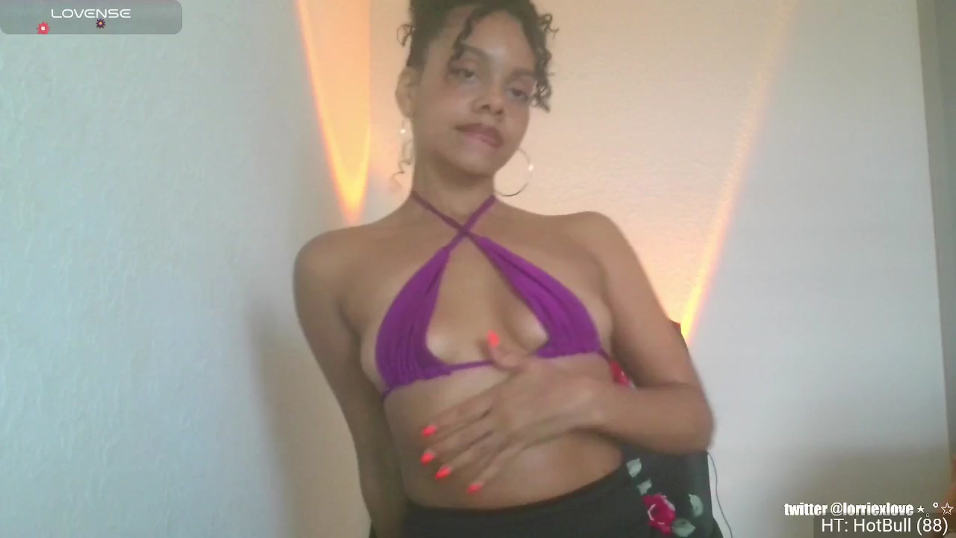 Gallery image thumbnail from Venus_X's myfreecams stream on, 04/05/2025, 18:14 image 2 of 20