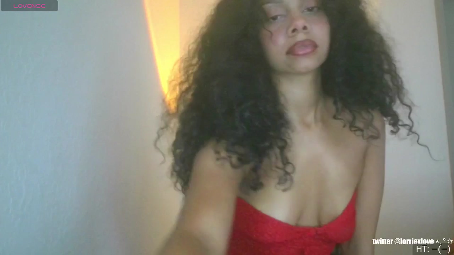 Gallery image thumbnail from Venus_X's myfreecams stream on, 04/06/2025, 16:29 image 8 of 20