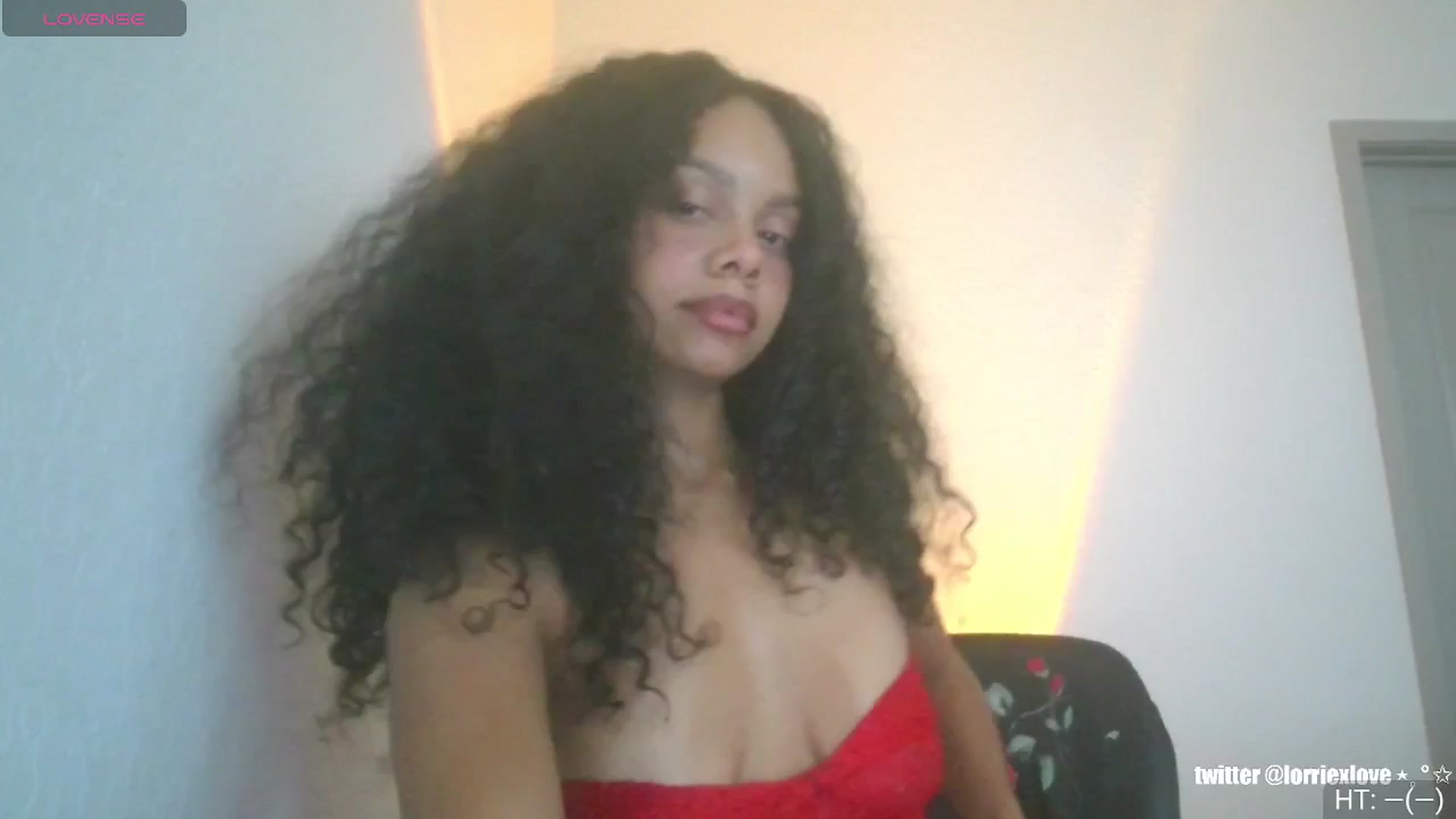 Gallery image thumbnail from Venus_X's myfreecams stream on, 04/06/2025, 16:29 image 17 of 20