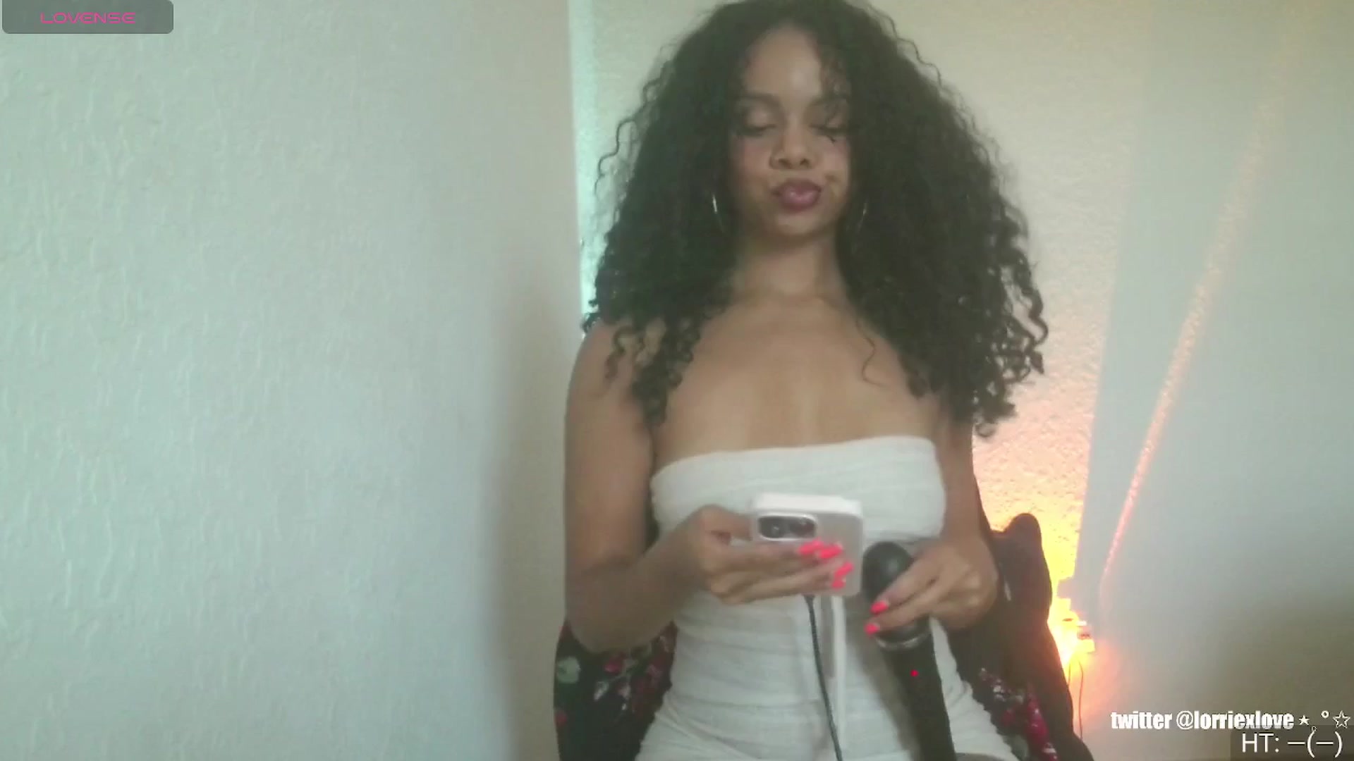 Gallery image thumbnail from Venus_X's myfreecams stream on, 04/17/2025, 20:43 image 1 of 20