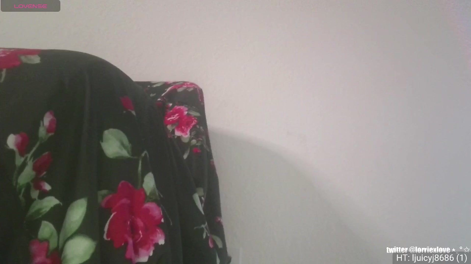 Gallery image thumbnail from Venus_X's myfreecams stream on, 04/25/2025, 01:37 image 10 of 20