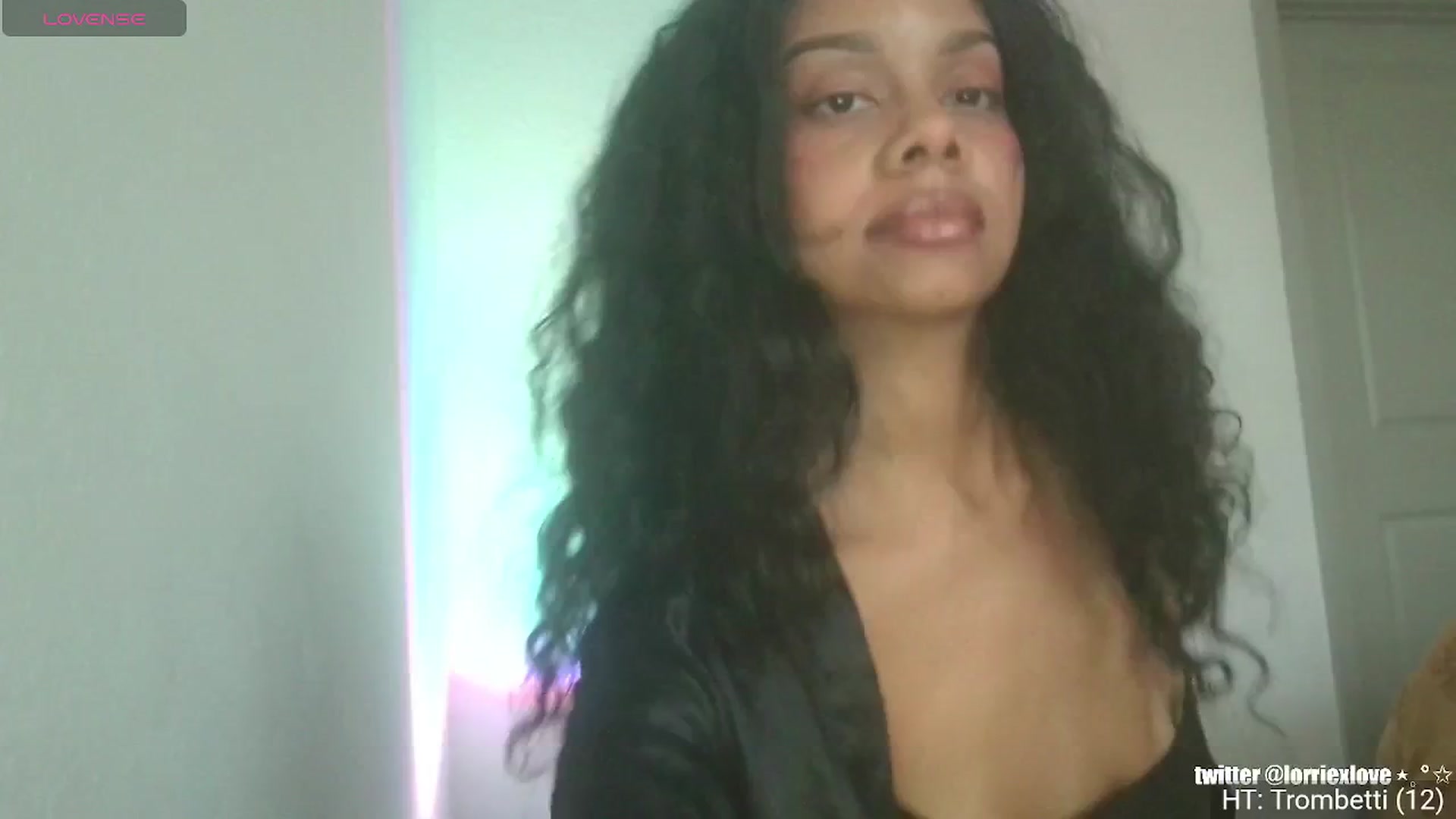Gallery image thumbnail from Venus_X's myfreecams stream on, 05/16/2025, 19:03 image 4 of 20