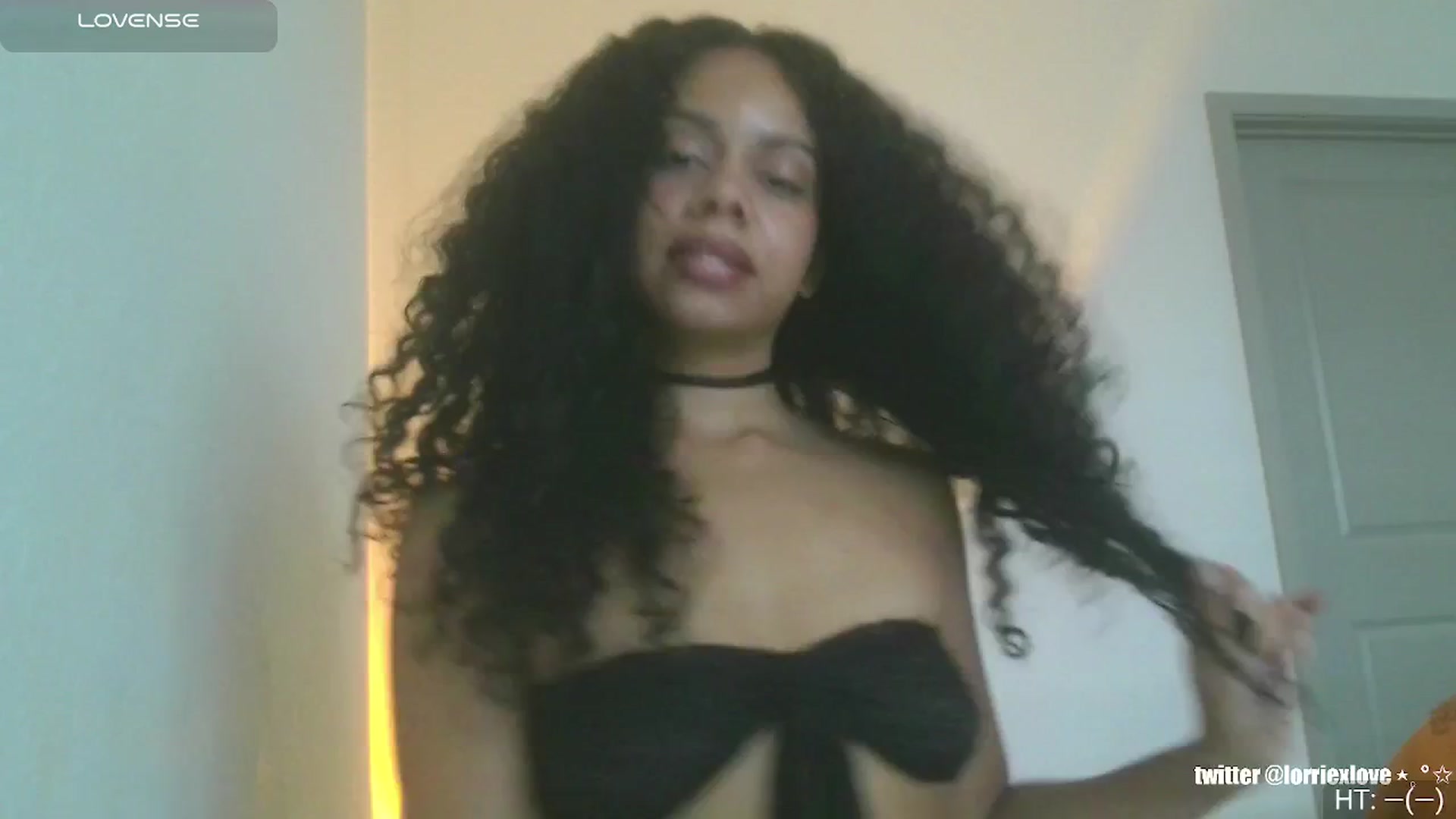 Gallery image thumbnail from Venus_X's myfreecams stream on, 06/01/2025, 17:26 image 2 of 20