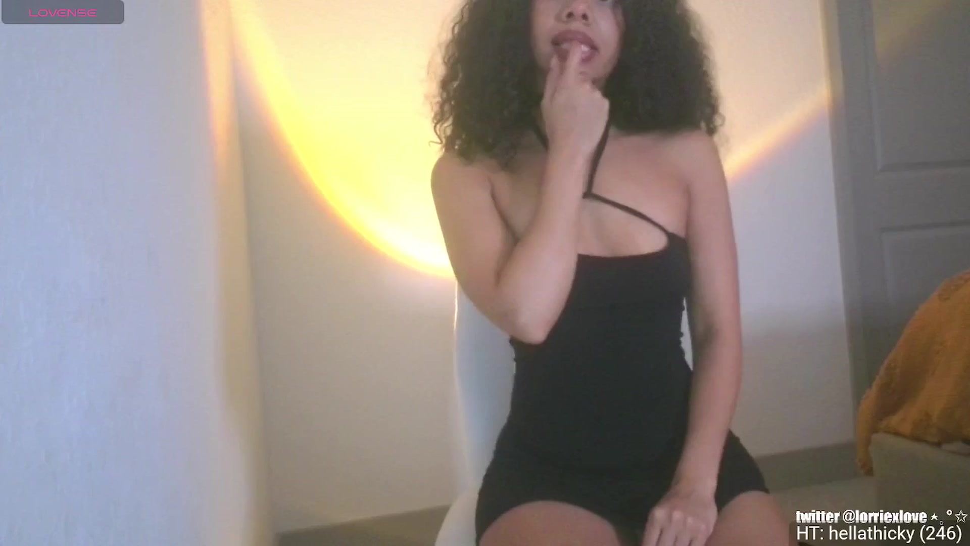 Gallery image thumbnail from Venus_X's myfreecams stream on, 06/02/2025, 06:13 image 16 of 20
