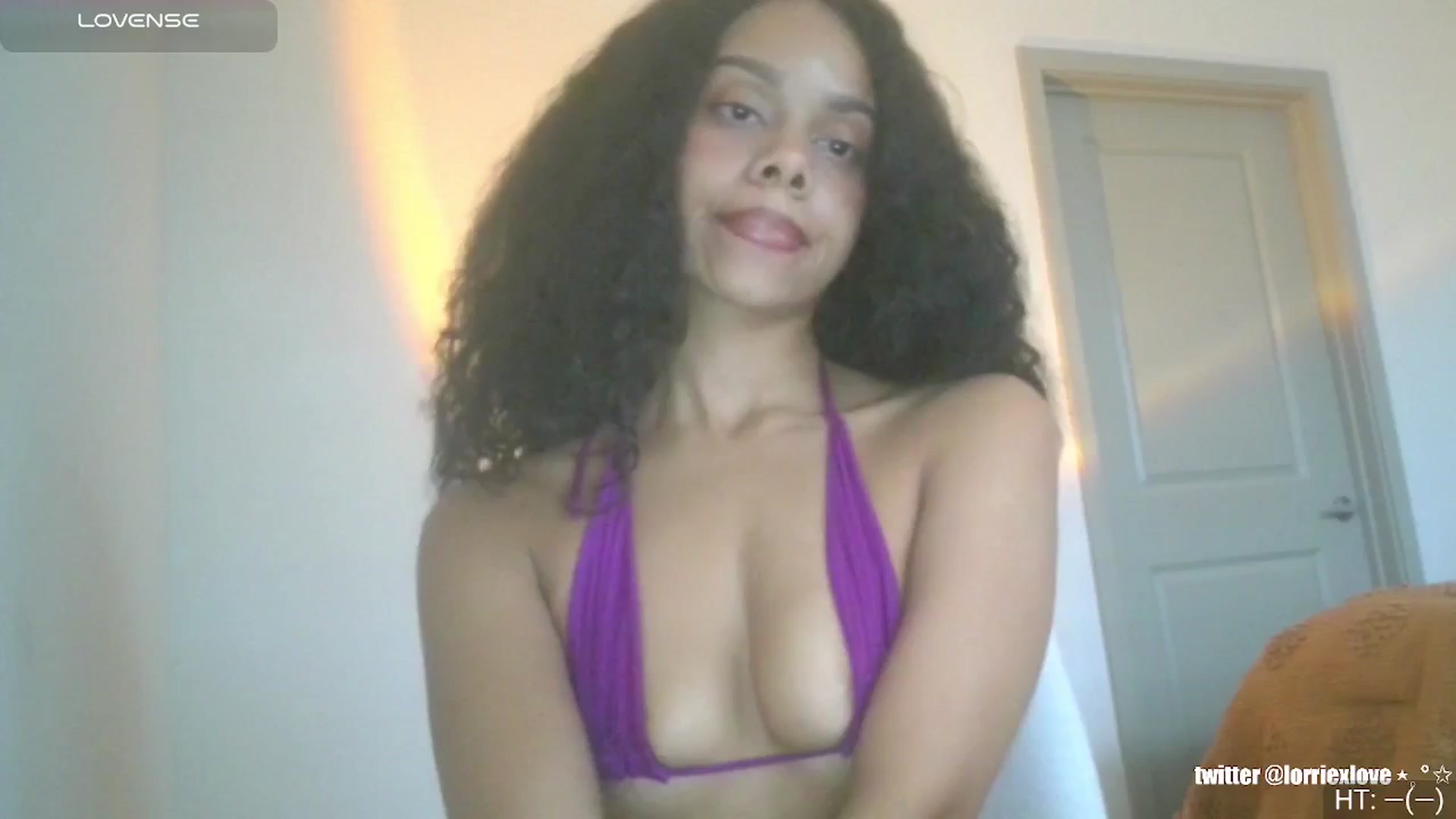 Gallery image thumbnail from Venus_X's myfreecams stream on, 06/02/2025, 21:18 image 7 of 20