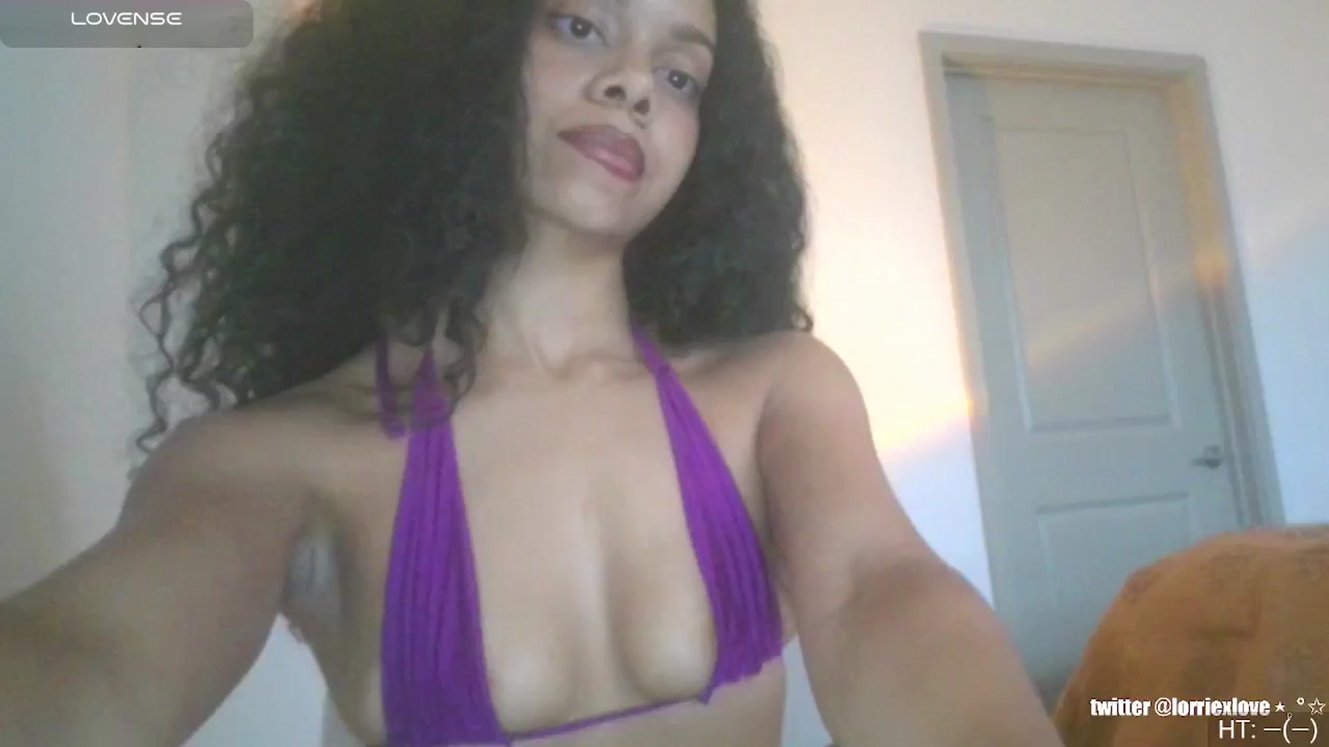 Gallery image thumbnail from Venus_X's myfreecams stream on, 06/02/2025, 21:18 image 2 of 20