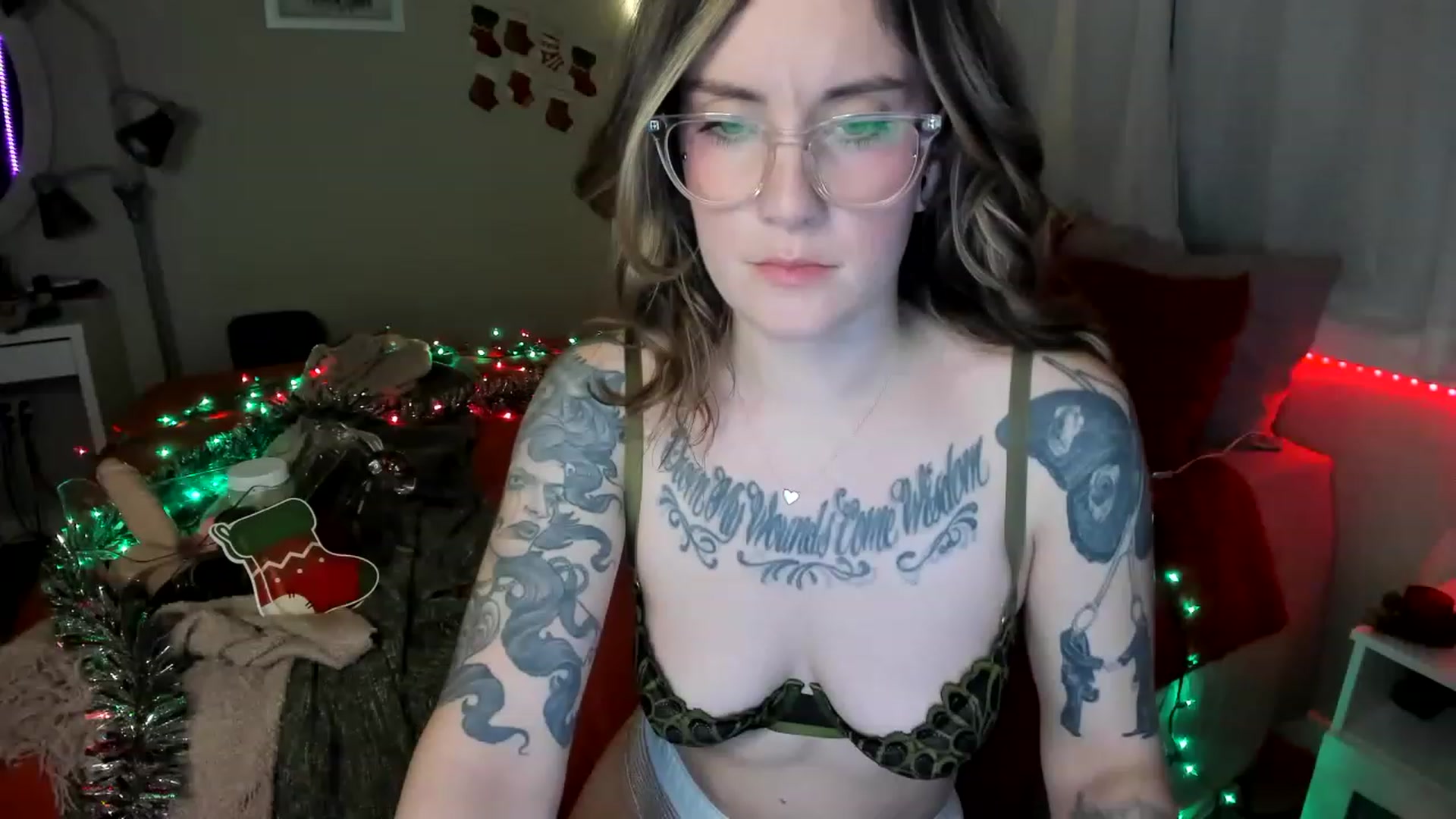 Gallery image thumbnail from VenusianAngel's myfreecams stream on, 12/26/2022, 09:14 image 7 of 20