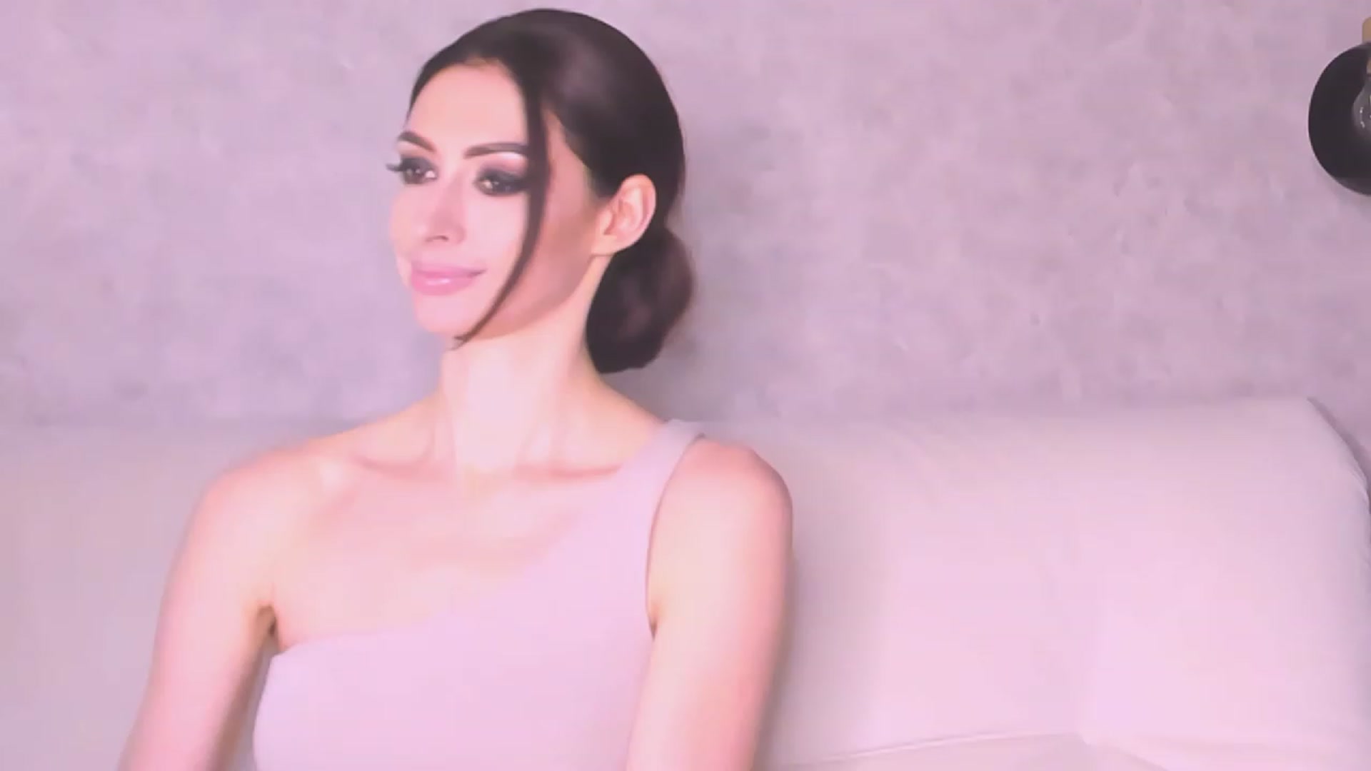Gallery image thumbnail from VeraAloe's myfreecams stream on, 05/12/2023, 22:38 image 12 of 20