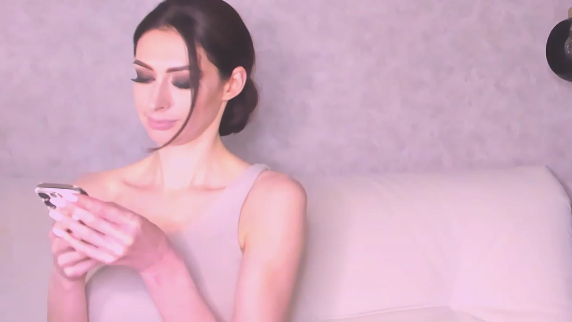 Gallery image thumbnail from VeraAloe's myfreecams stream on, 05/12/2023, 22:38 image 17 of 20
