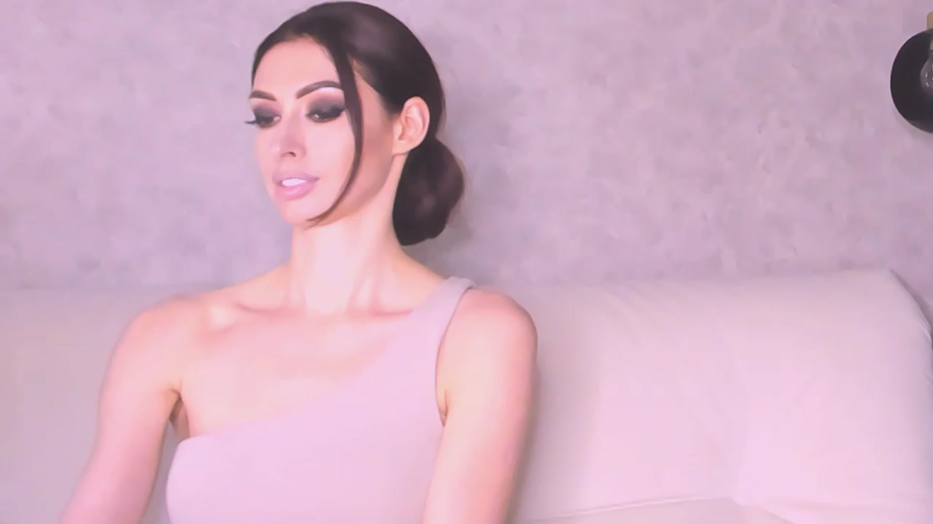 Gallery image thumbnail from VeraAloe's myfreecams stream on, 05/12/2023, 22:38 image 8 of 20