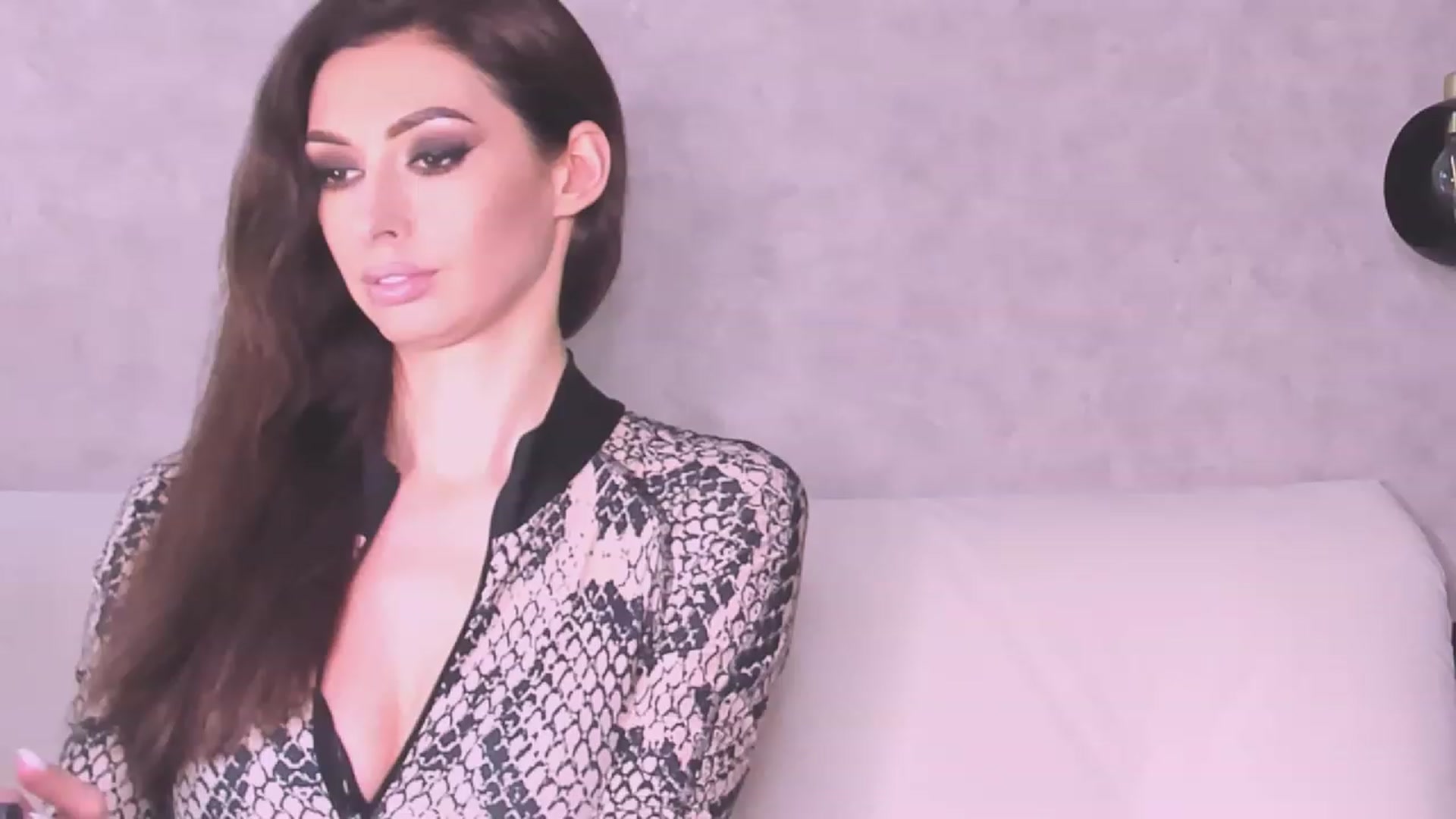 Gallery image thumbnail from VeraAloe's myfreecams stream on, 05/16/2023, 24:01 image 3 of 20