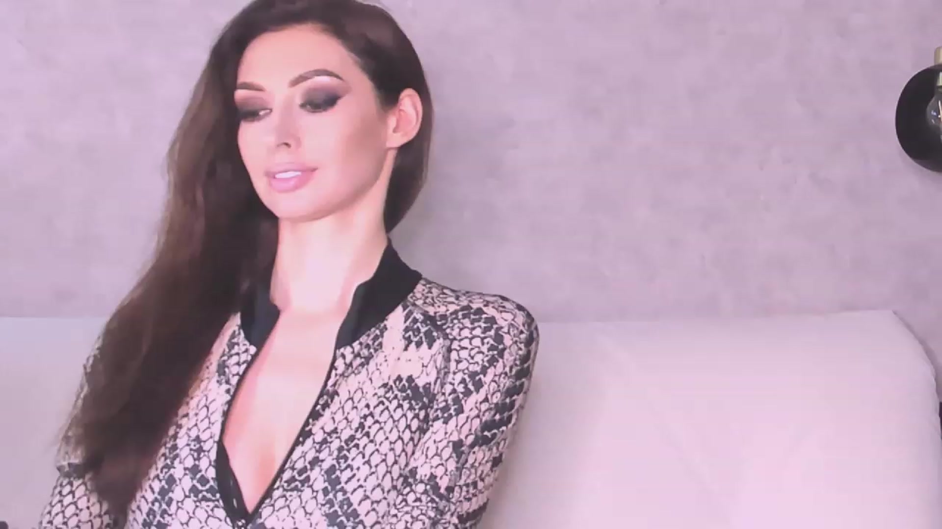 Gallery image thumbnail from VeraAloe's myfreecams stream on, 05/16/2023, 24:01 image 11 of 20