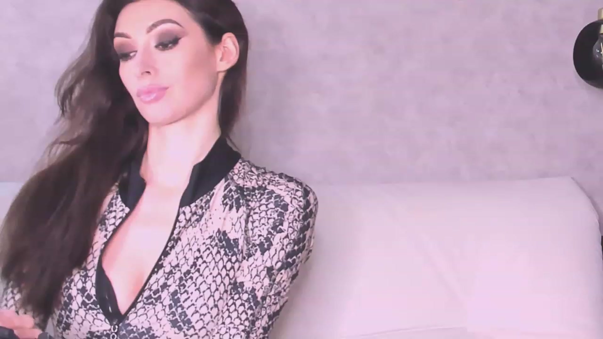 Gallery image thumbnail from VeraAloe's myfreecams stream on, 05/16/2023, 24:30 image 19 of 20