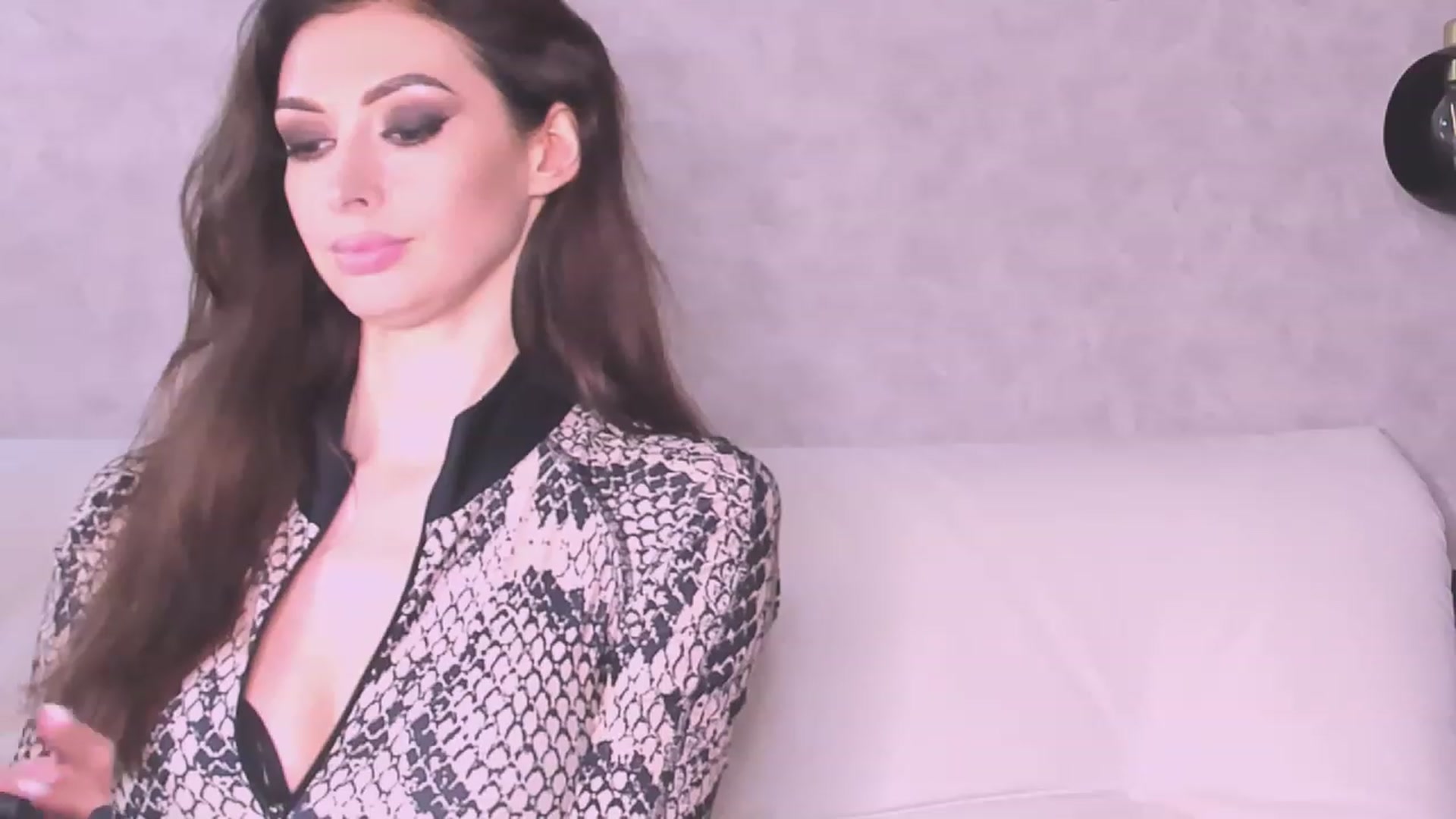 Gallery image thumbnail from VeraAloe's myfreecams stream on, 05/16/2023, 24:30 image 16 of 20