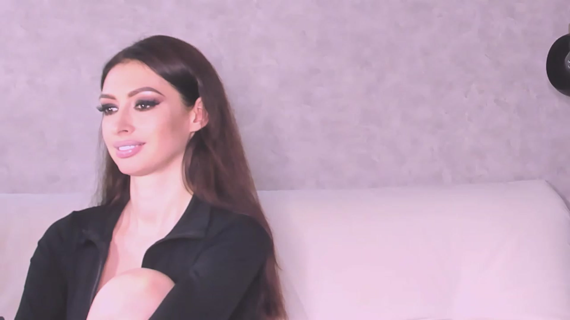 Gallery image thumbnail from VeraAloe's myfreecams stream on, 05/19/2023, 23:20 image 16 of 20
