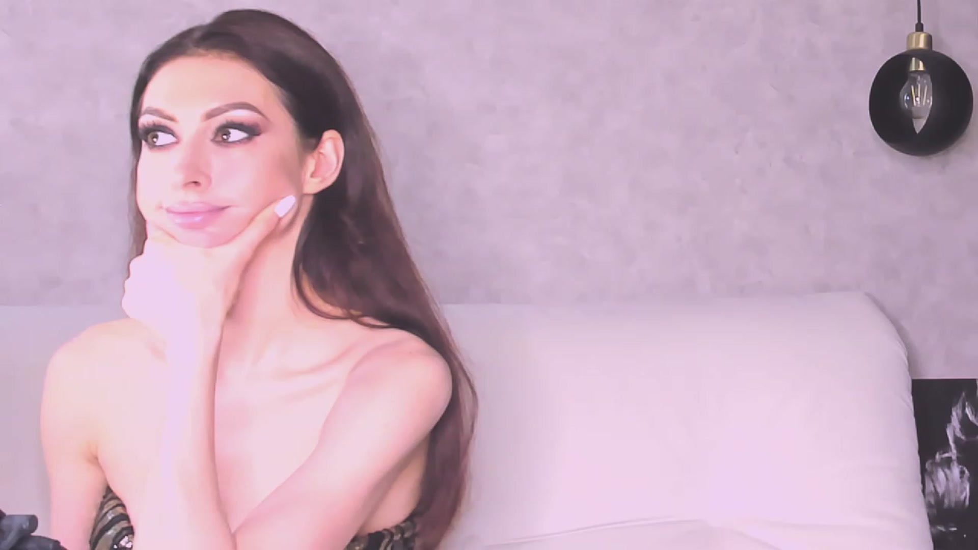Gallery image thumbnail from VeraAloe's myfreecams stream on, 05/20/2023, 22:30 image 7 of 20