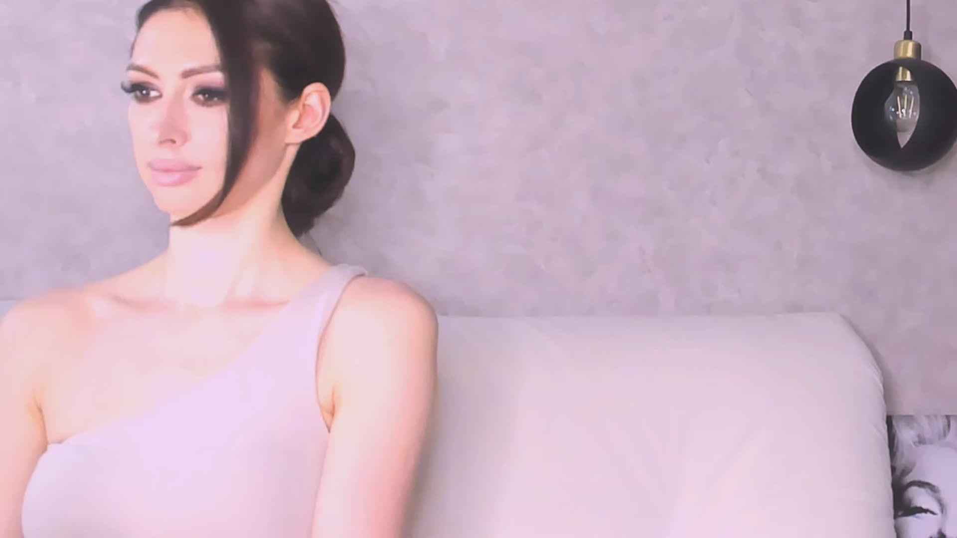 Gallery image thumbnail from VeraAloe's myfreecams stream on, 05/23/2023, 24:35 image 10 of 20