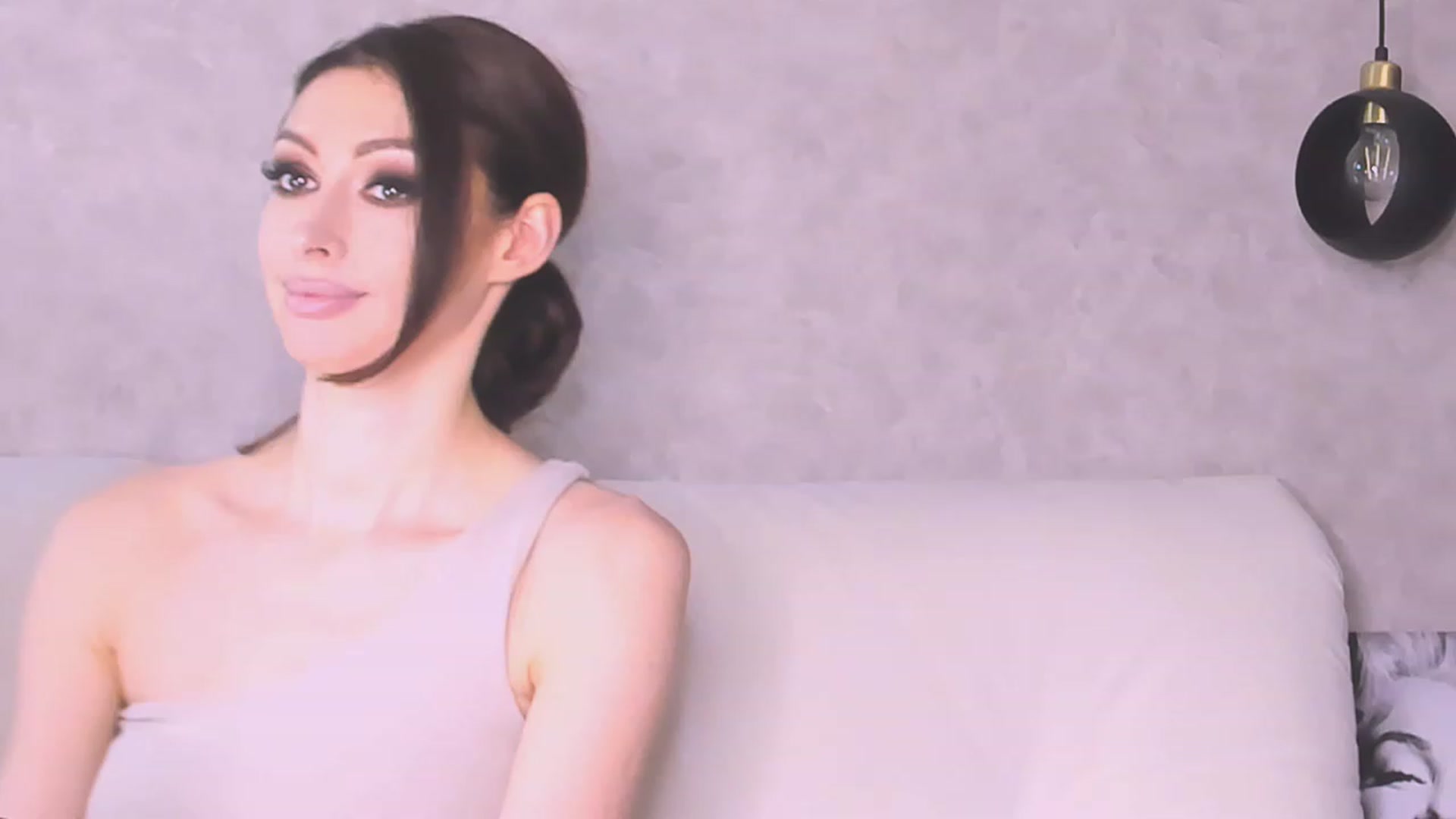Gallery image thumbnail from VeraAloe's myfreecams stream on, 05/23/2023, 24:35 image 15 of 20