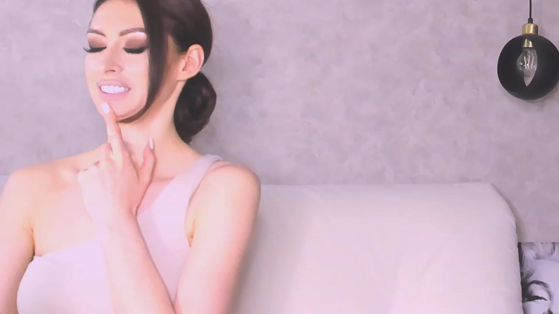 Gallery image thumbnail from VeraAloe's myfreecams stream on, 05/23/2023, 24:35 image 8 of 20