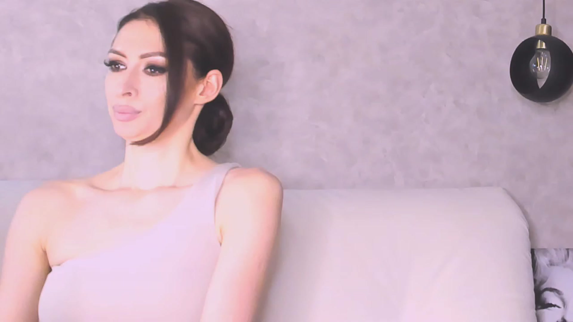 Gallery image thumbnail from VeraAloe's myfreecams stream on, 05/23/2023, 24:35 image 5 of 20