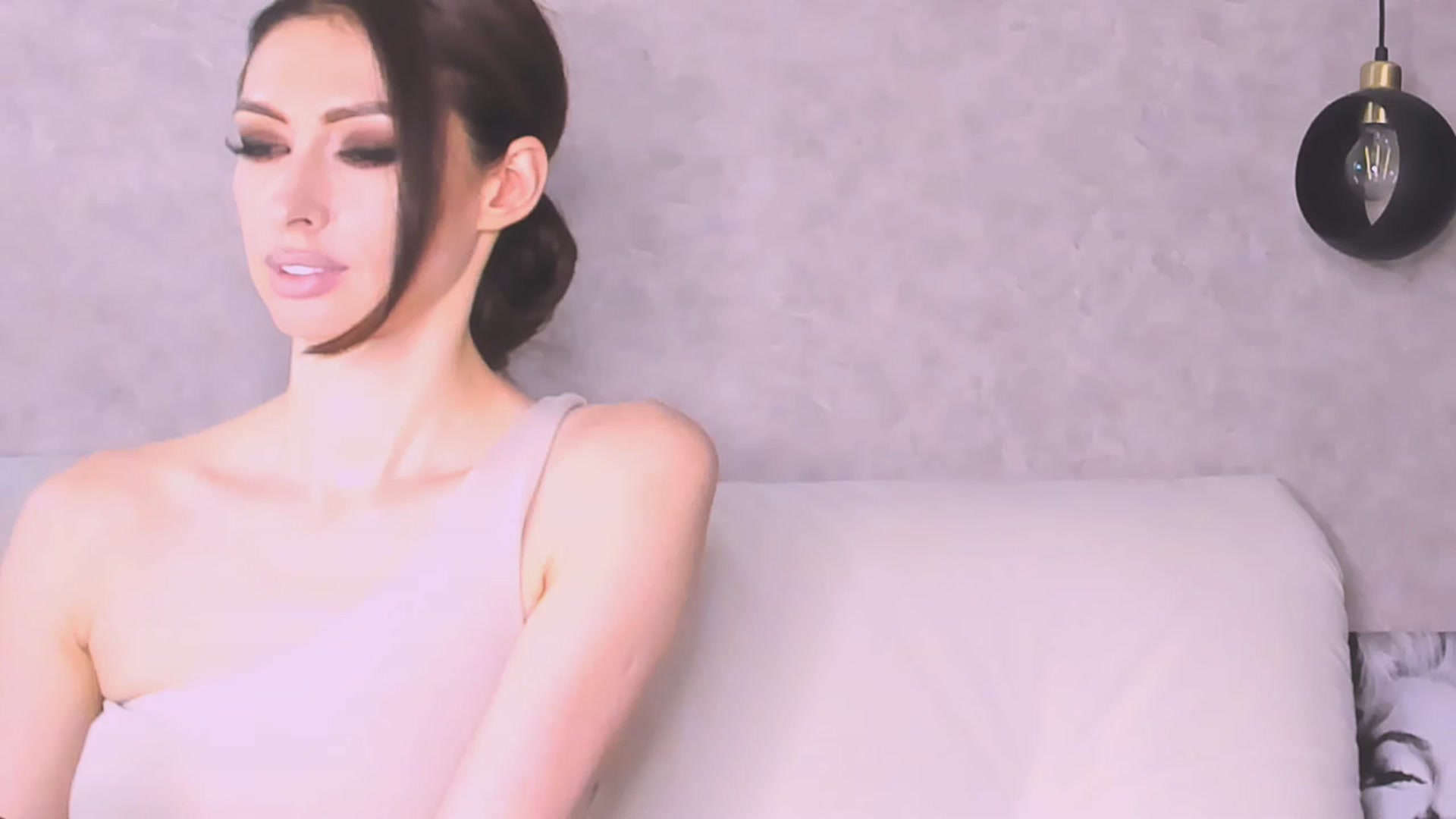 Gallery image thumbnail from VeraAloe's myfreecams stream on, 05/23/2023, 24:35 image 11 of 20