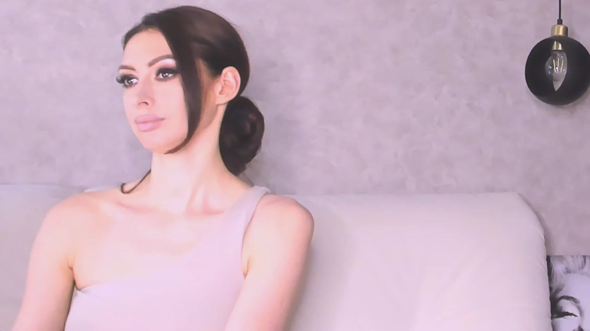 Gallery image thumbnail from VeraAloe's myfreecams stream on, 05/23/2023, 24:35 image 16 of 20