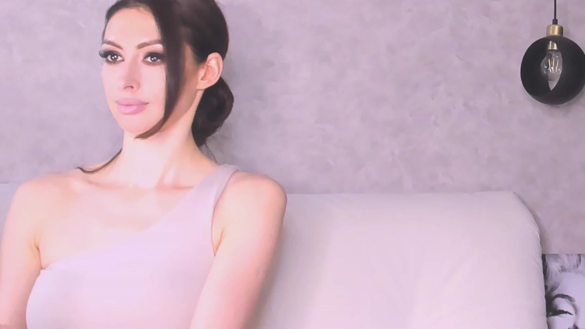 Gallery image thumbnail from VeraAloe's myfreecams stream on, 05/23/2023, 24:35 image 19 of 20