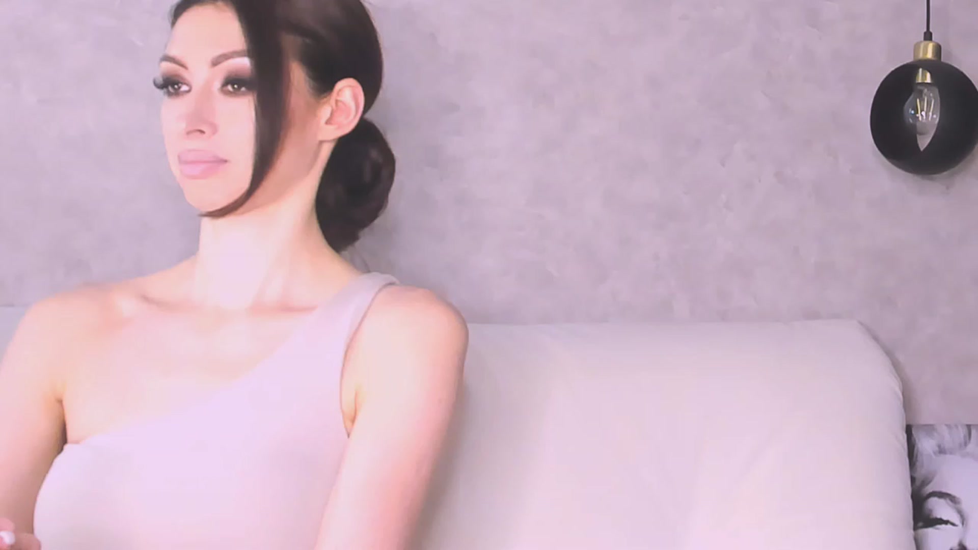 Gallery image thumbnail from VeraAloe's myfreecams stream on, 05/23/2023, 24:35 image 9 of 20