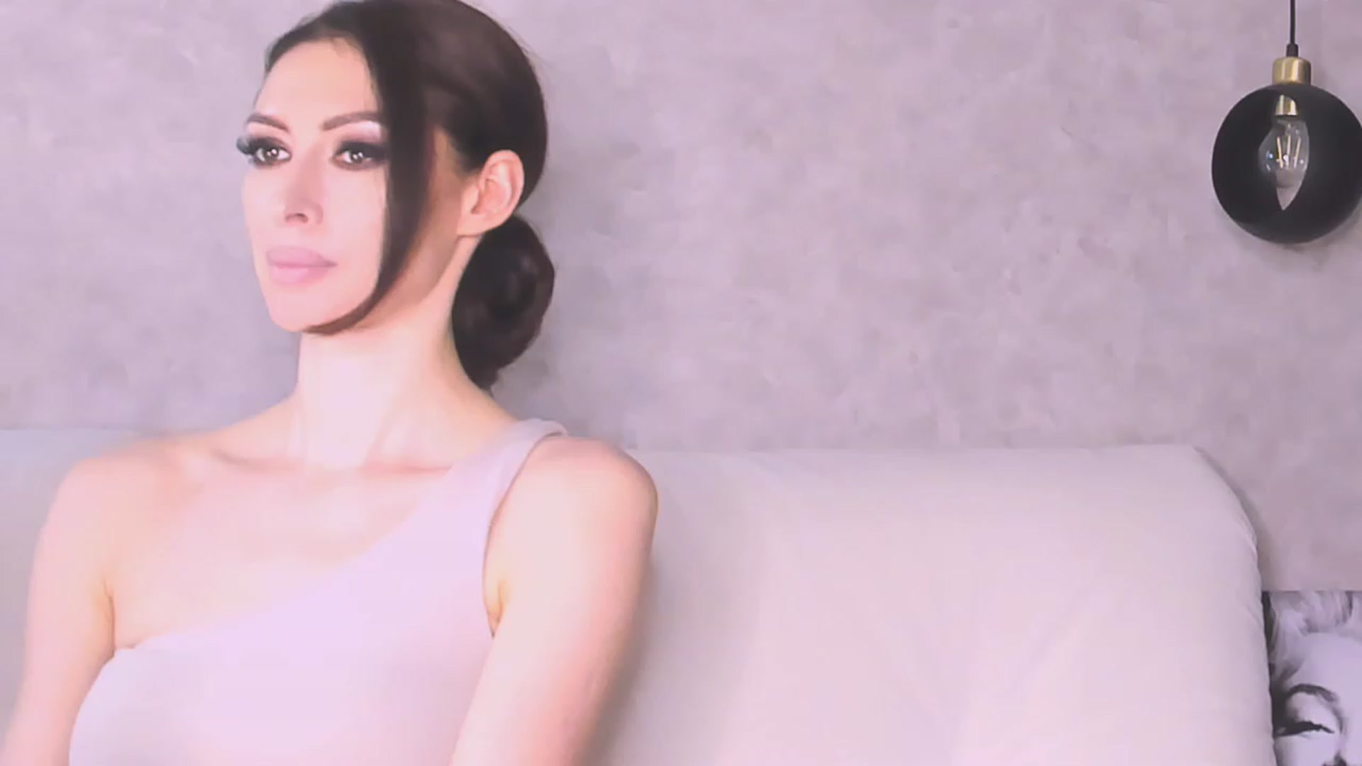 Gallery image thumbnail from VeraAloe's myfreecams stream on, 05/23/2023, 24:35 image 7 of 20