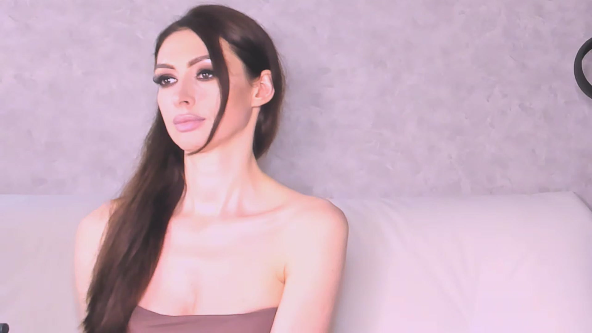 Gallery image thumbnail from VeraAloe's myfreecams stream on, 05/26/2023, 22:54 image 15 of 20