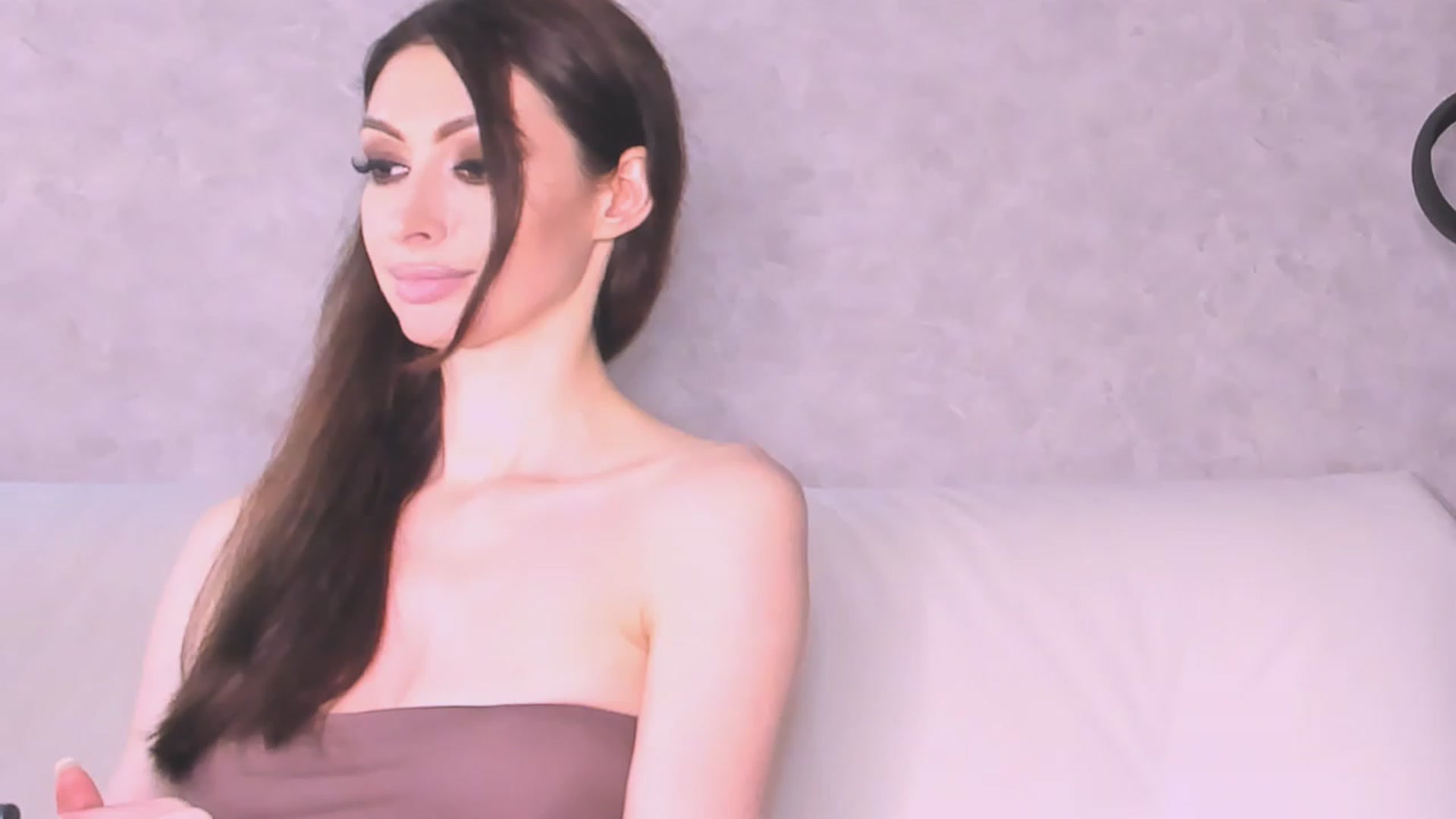 Gallery image thumbnail from VeraAloe's myfreecams stream on, 05/26/2023, 23:07 image 15 of 20