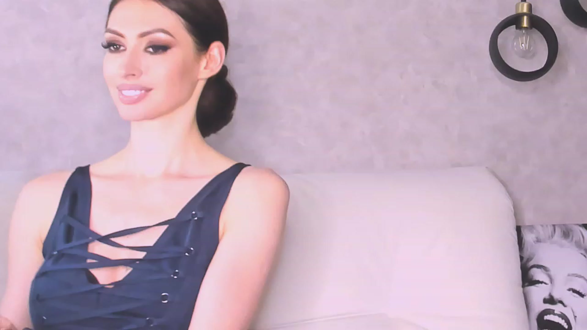 Gallery image thumbnail from VeraAloe's myfreecams stream on, 05/28/2023, 01:08 image 18 of 20
