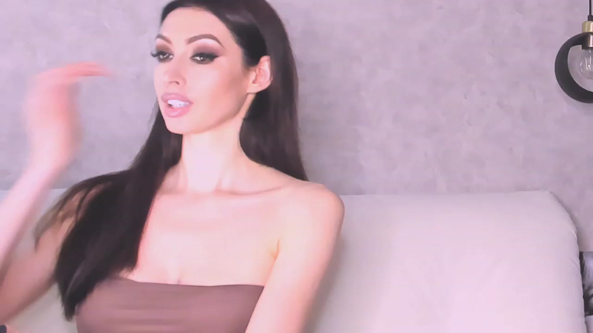 Gallery image thumbnail from VeraAloe's myfreecams stream on, 06/01/2023, 24:05 image 4 of 20