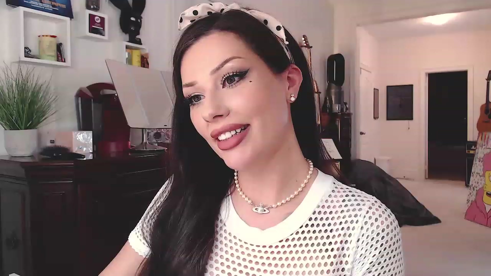 Gallery image thumbnail from VeraBambi's myfreecams stream on, 04/01/2023, 07:56 image 12 of 20
