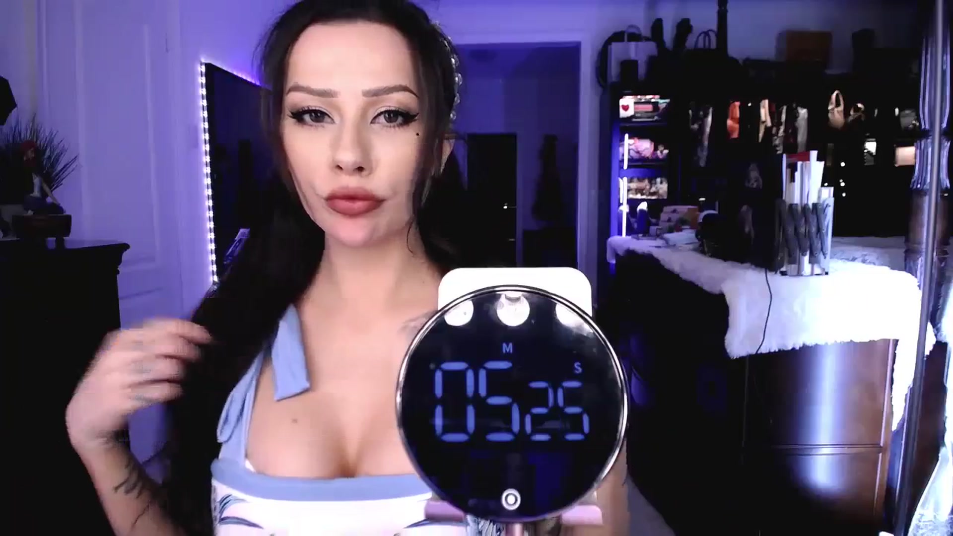 Gallery image thumbnail from VeraBambi's myfreecams stream on, 01/04/2024, 05:04 image 18 of 20