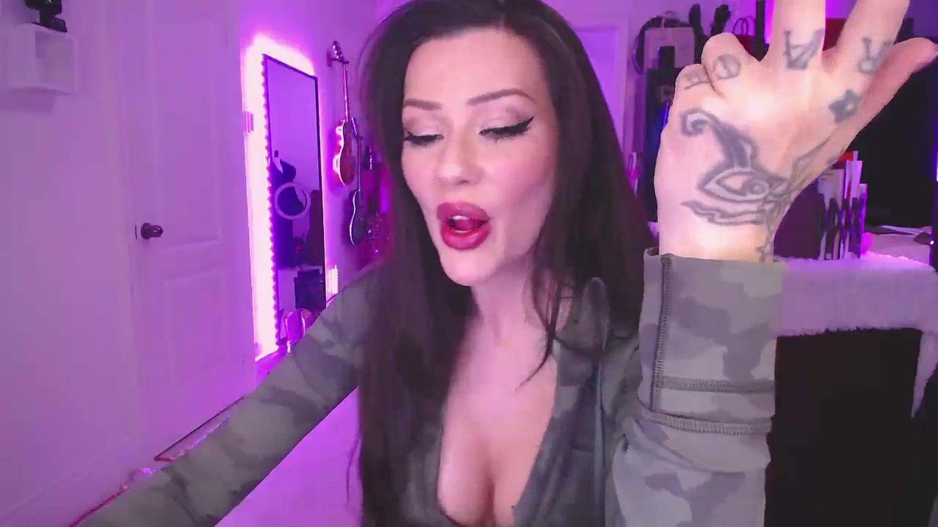 Gallery image thumbnail from VeraBambi's myfreecams stream on, 03/11/2024, 05:12 image 3 of 20