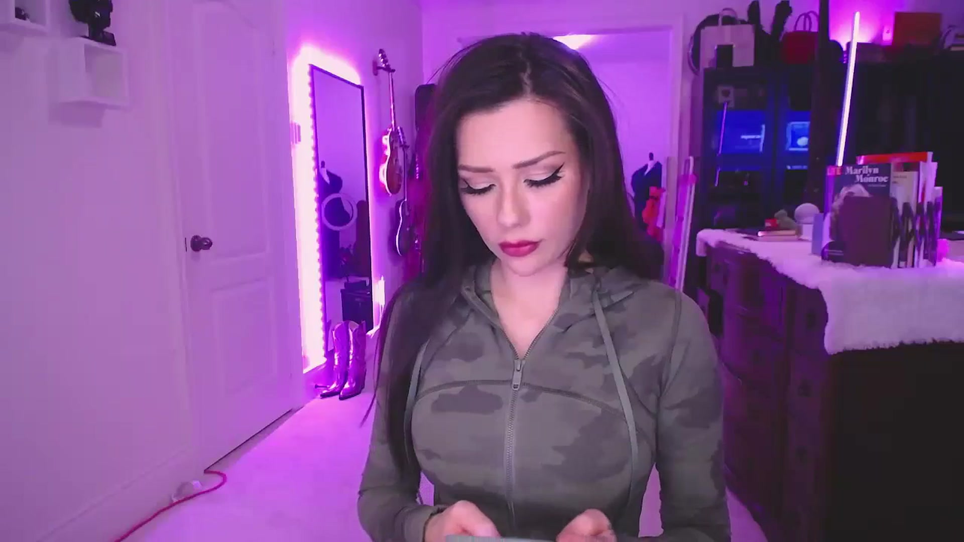 Gallery image thumbnail from VeraBambi's myfreecams stream on, 03/11/2024, 05:12 image 4 of 20