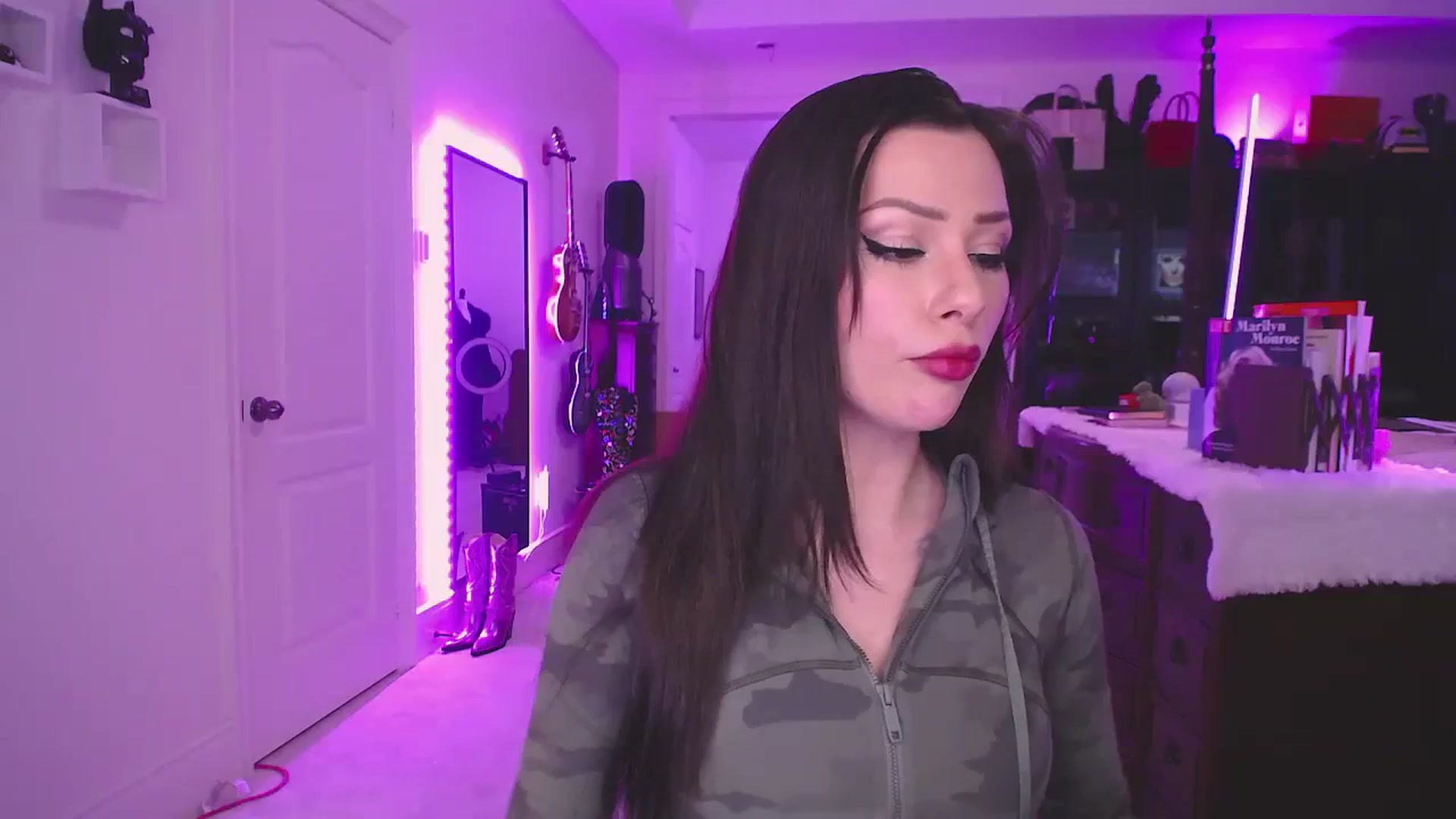 Gallery image thumbnail from VeraBambi's myfreecams stream on, 03/11/2024, 05:12 image 8 of 20
