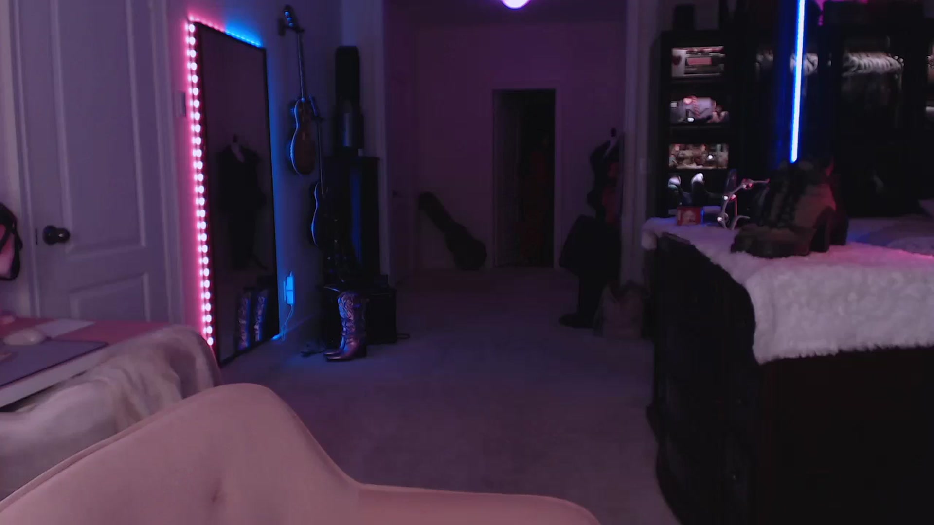Gallery image thumbnail from VeraBambi's myfreecams stream on, 06/09/2024, 03:47 image 5 of 20