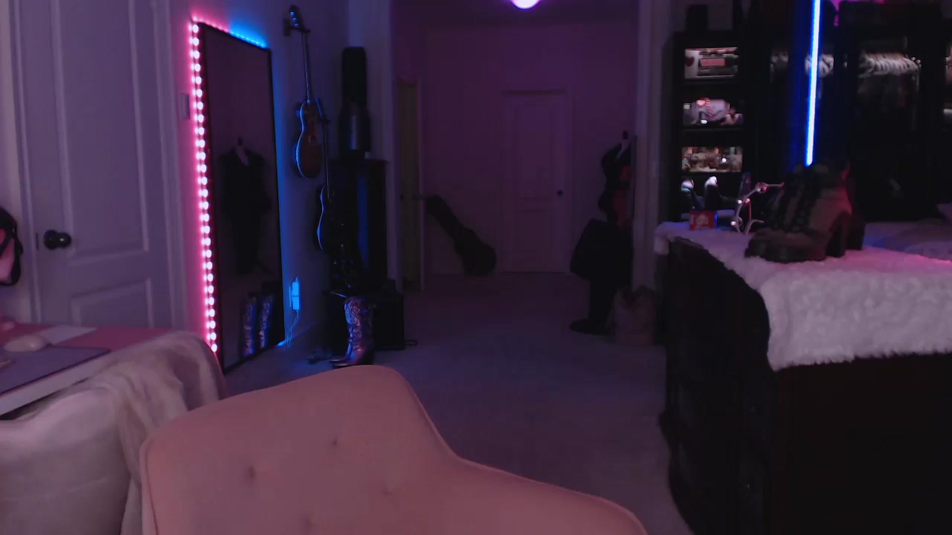 Gallery image thumbnail from VeraBambi's myfreecams stream on, 06/09/2024, 03:47 image 2 of 20