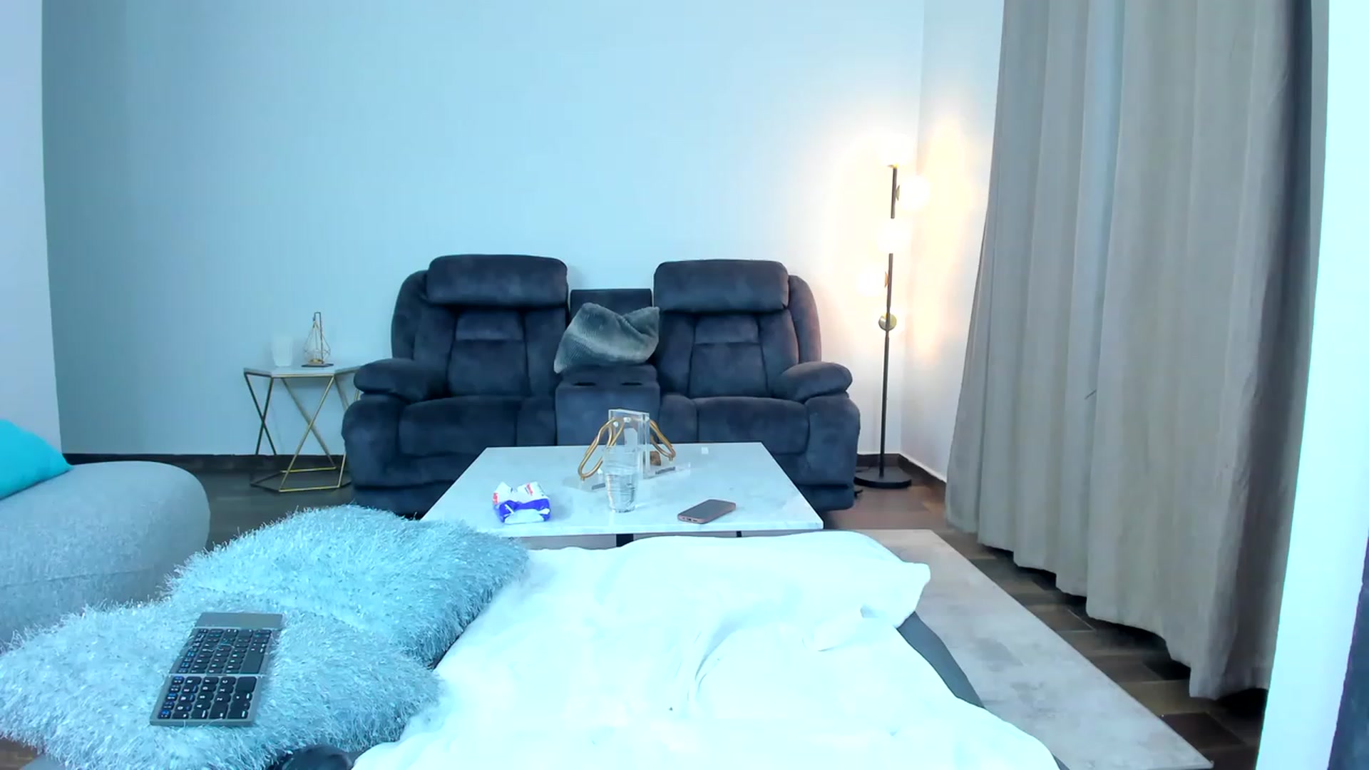 Gallery image thumbnail from Veracarusso's myfreecams stream on, 06/23/2023, 09:16 image 16 of 20