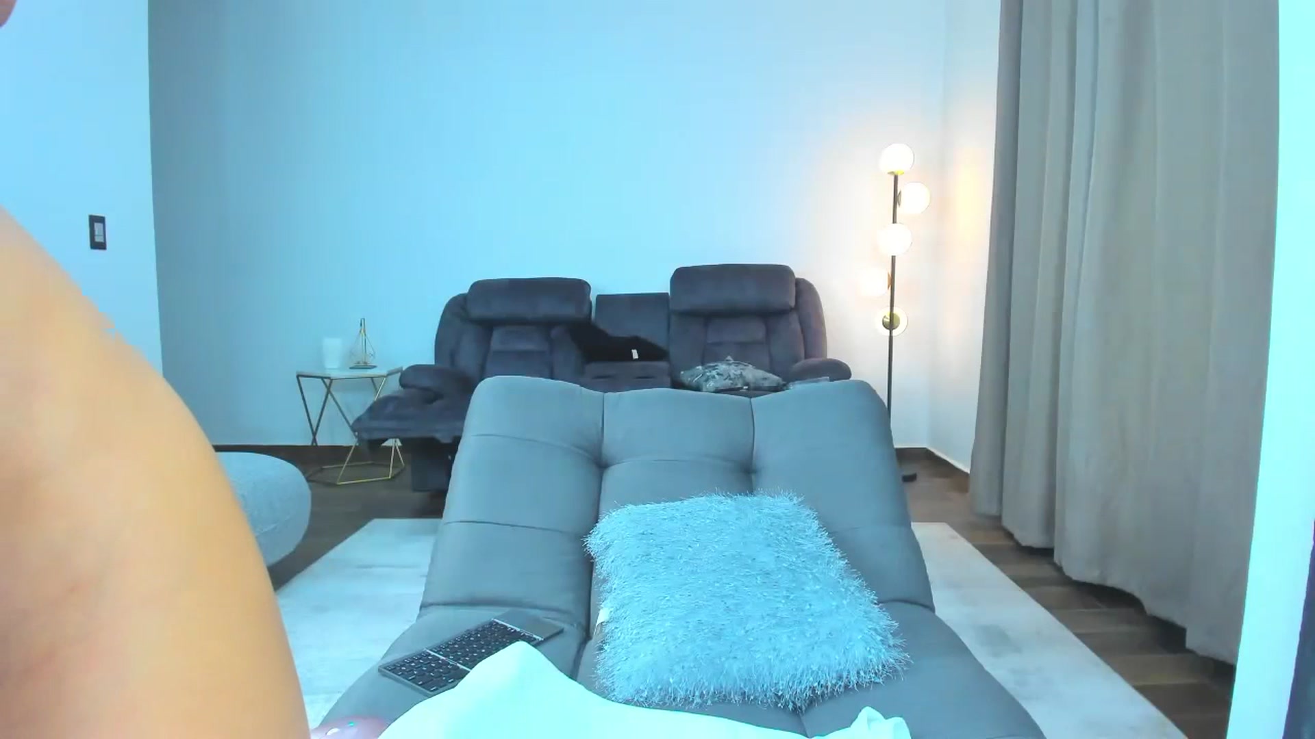 Gallery image thumbnail from Veracarusso's myfreecams stream on, 07/11/2023, 07:22 image 9 of 20