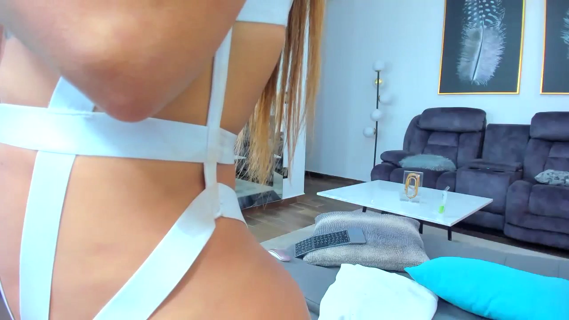 Gallery image thumbnail from Veracarusso's myfreecams stream on, 02/03/2024, 22:08 image 4 of 20