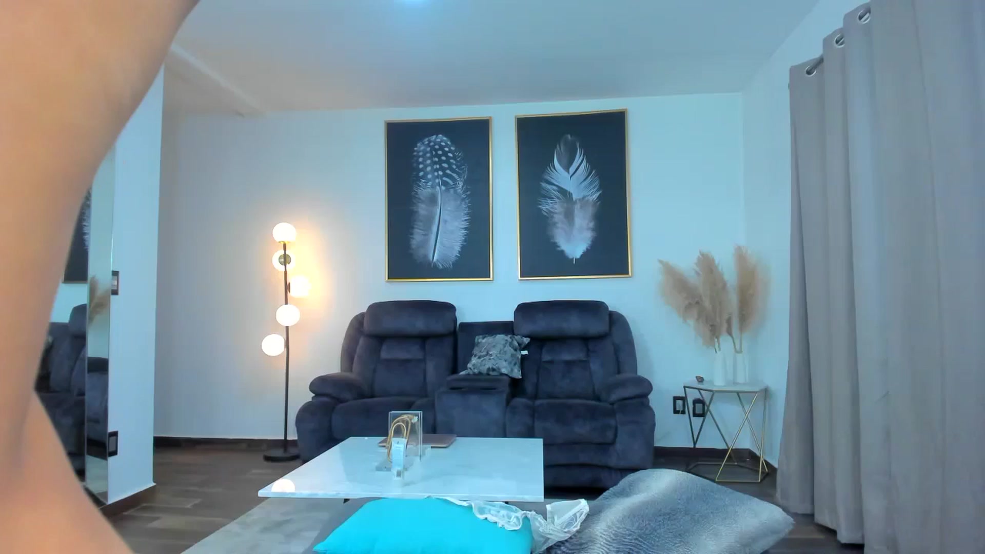 Gallery image thumbnail from Veracarusso's myfreecams stream on, 02/14/2024, 02:31 image 1 of 20