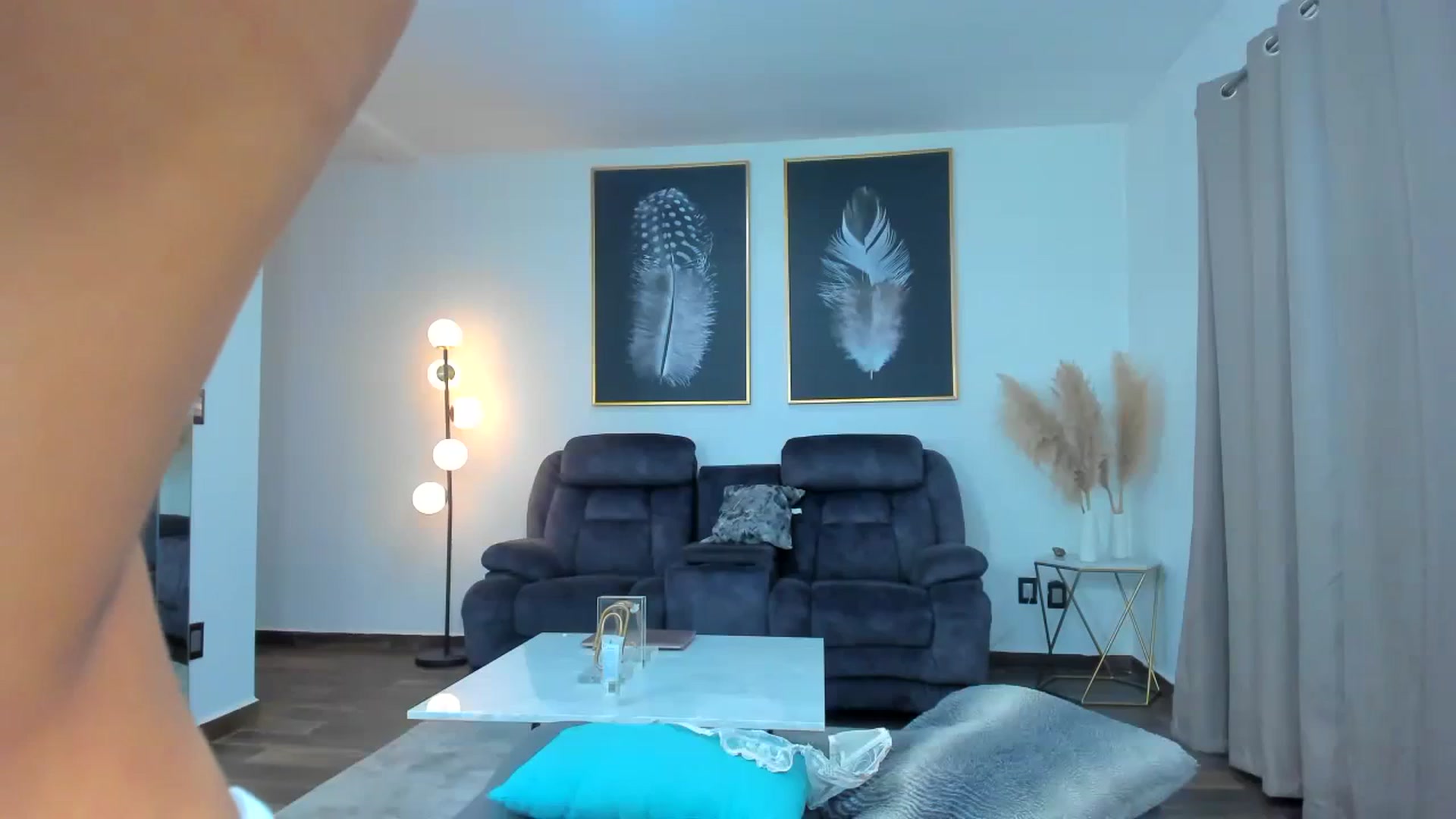 Gallery image thumbnail from Veracarusso's myfreecams stream on, 02/14/2024, 02:31 image 3 of 20