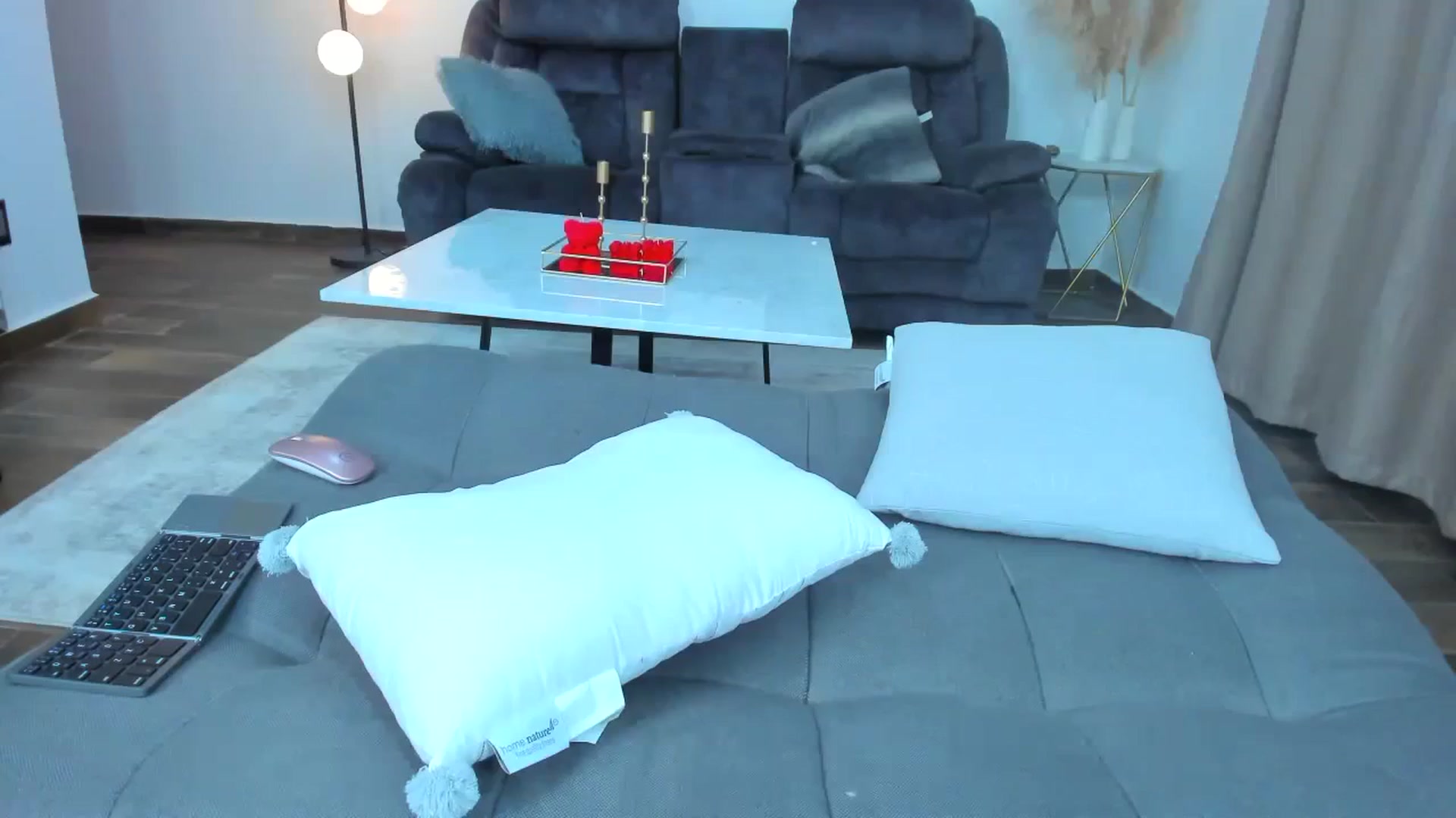 Gallery image thumbnail from Veracarusso's myfreecams stream on, 02/19/2024, 08:04 image 12 of 20